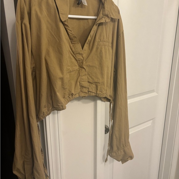 H&M Tops - H&M Beige Button-Up Shirt